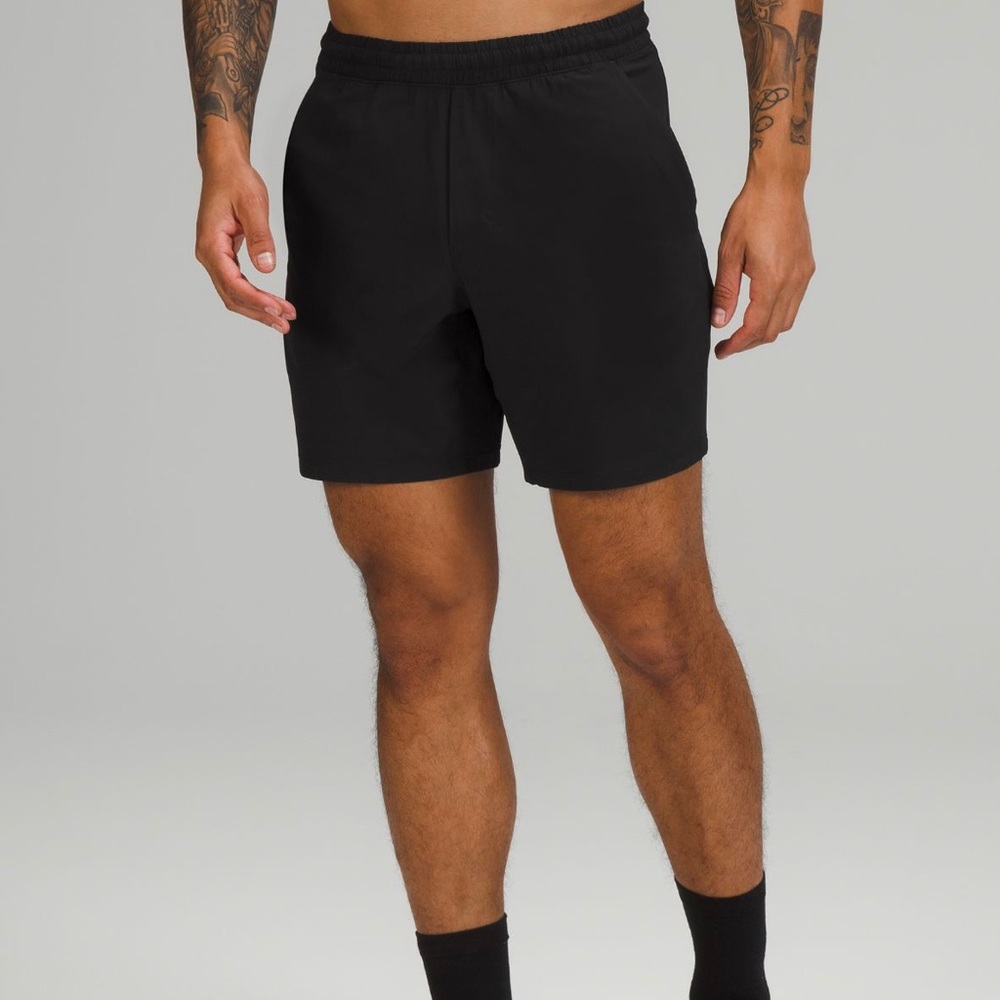 COPY - LULULEMON PACEBREAKER LINERLESS SHORTS